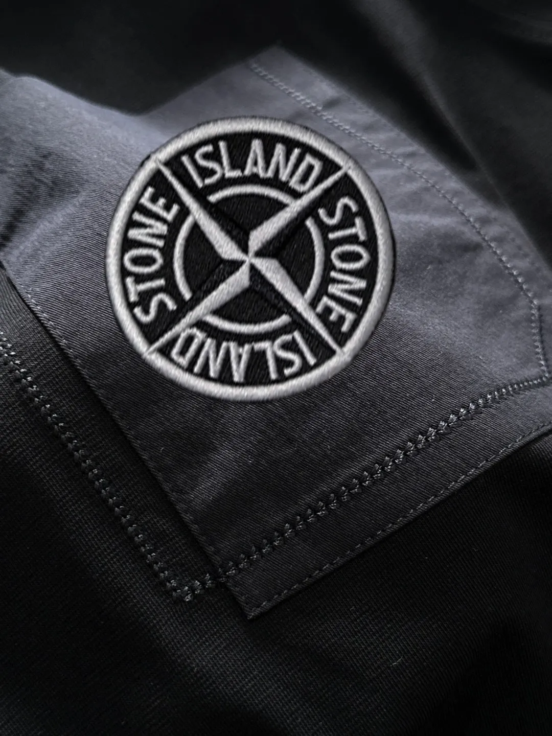 🅿️270 shipped next day Stone Island 2025 spring and summer new style (top quality, differentiated currency) launches double yarn pure cotton fabric short sleeves, early spring catwalk style, personalized and exclusive style, same style for men and women, using imported custom dyed fabrics, back collar chain bottom, fully shoulder-covering, no deformation or shrinkage when exposed to water, SIZE: M to 3XL